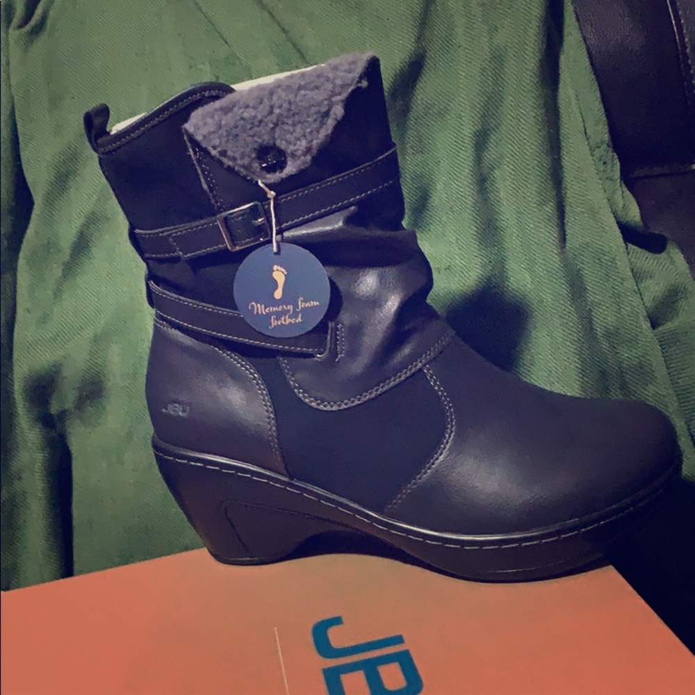 Black Jambu boots